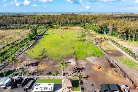 a view of yard with outdoor seating