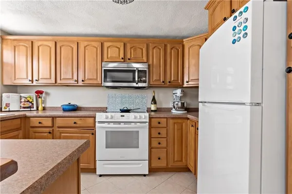$350,000 | 18 Pond Court, Unit C, North Providence, RI 02904