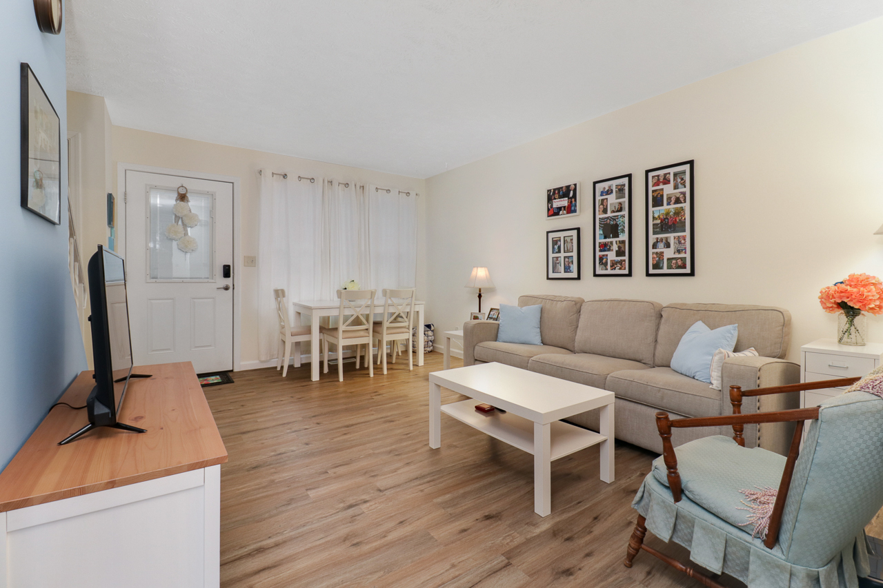 706 South Golfcrest Road, Unit 4 Normal, IL 61761 - Photo 5 of 24 Gallery Image 5
