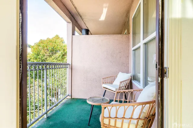 $820,000 | 103 Stoneridge Lane, Unit 2210, San Francisco, CA 94134