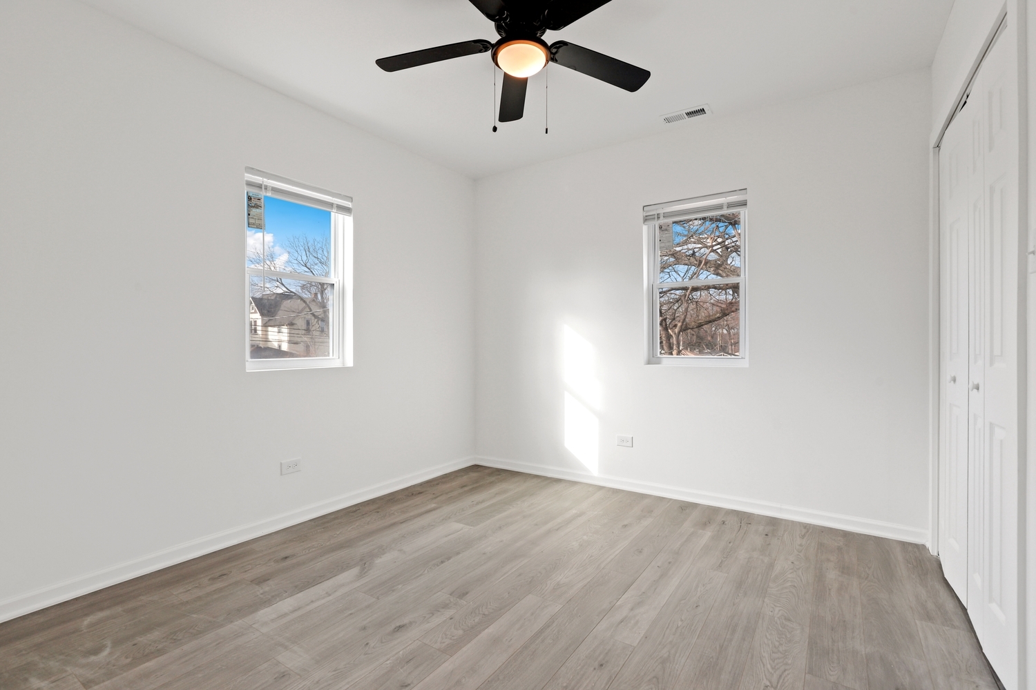 40 West Main Street Chicago Heights, IL 60411 - Photo 22 of 27 a view of empty room with wooden floor