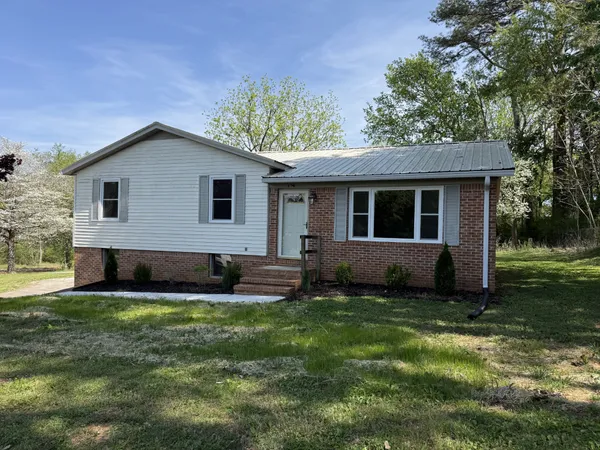 $269,900 | 444 Hennessee Avenue, Morrison, TN 37357