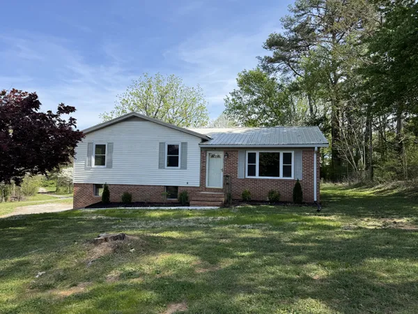 $269,900 | 444 Hennessee Avenue, Morrison, TN 37357
