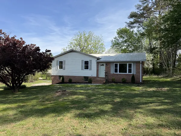 $269,900 | 444 Hennessee Avenue, Morrison, TN 37357