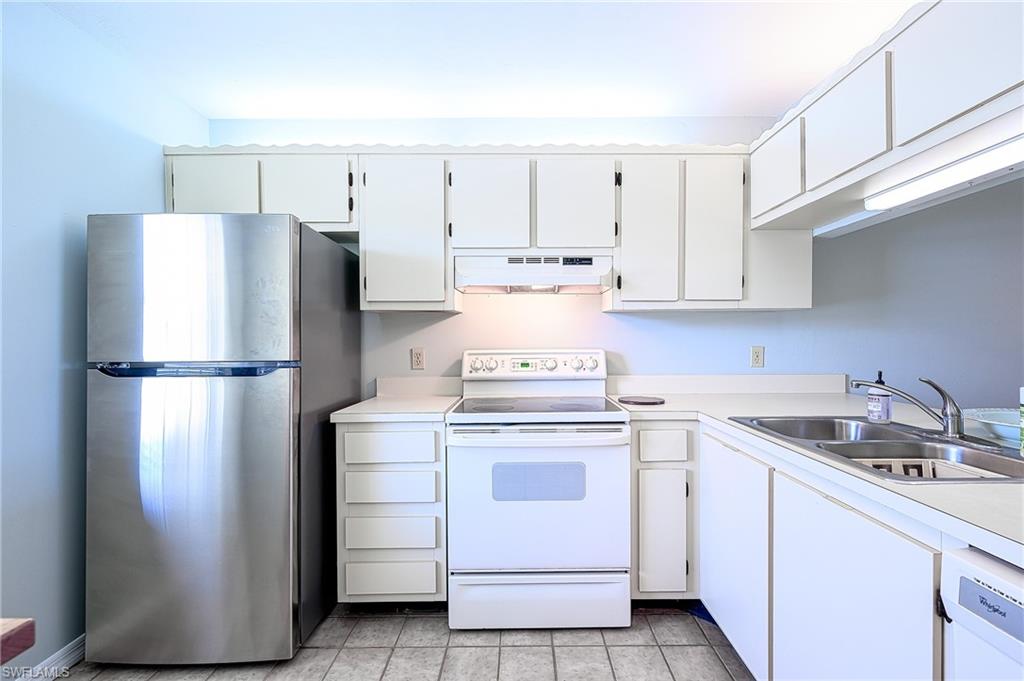 2650 Kings Lake Boulevard, Unit 6202 Naples, FL 34112 - Photo 4 of 26