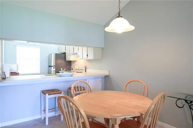 $1,900 | 2650 Kings Lake Boulevard, Unit 6202, Naples, FL 34112