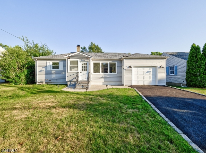 271 Valley Road Clark, NJ 07066 - Photo 1 of 16