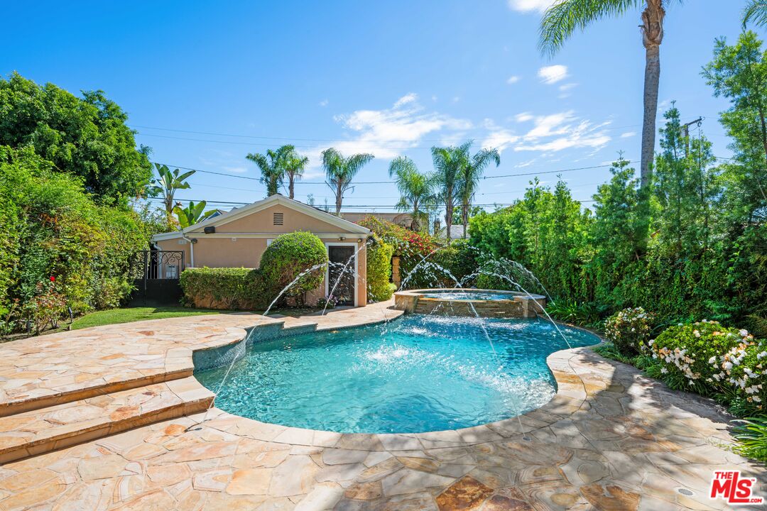 204 Foothill Road Beverly Hills, CA 90210 - Photo 10 of 34 Gallery Image 10
