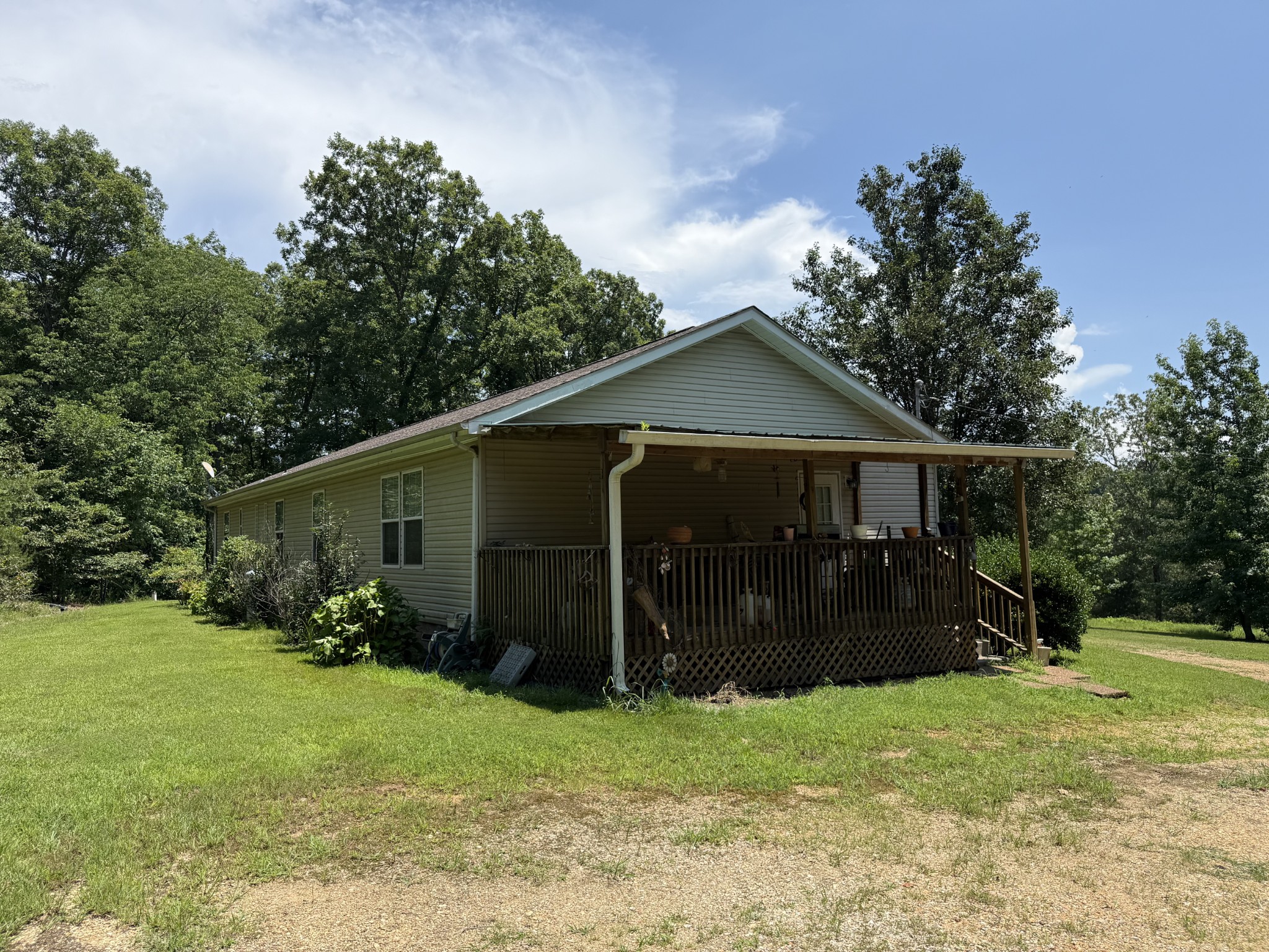 1640 Bucket Branch Road Waverly, TN 37185 - Photo 28 of 38 a front view of house with yard and green space