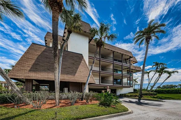 $249,000 | 3021 Countryside Boulevard, Unit 26A, Clearwater, FL 33761