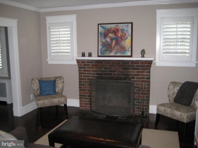 24 West Braddock Road Alexandria, VA 22301 - Photo 3 of 20 Living Room