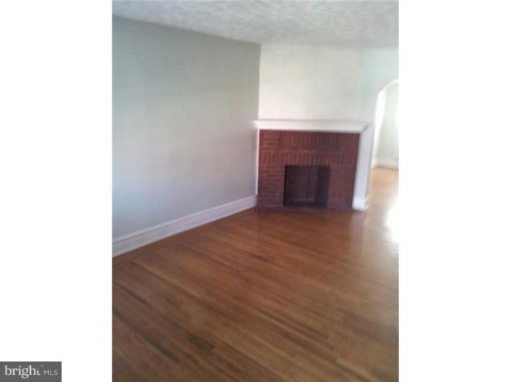 122 Laurel Road Sharon Hill, PA 19079 - Photo 4 of 17 Living Room