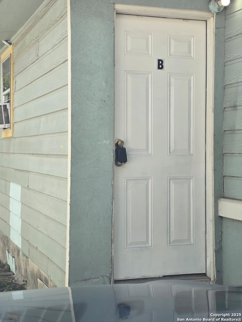 1718 Commercial, Unit B San Antonio, TX 78221 - Photo 2 of 13 a view of front door
