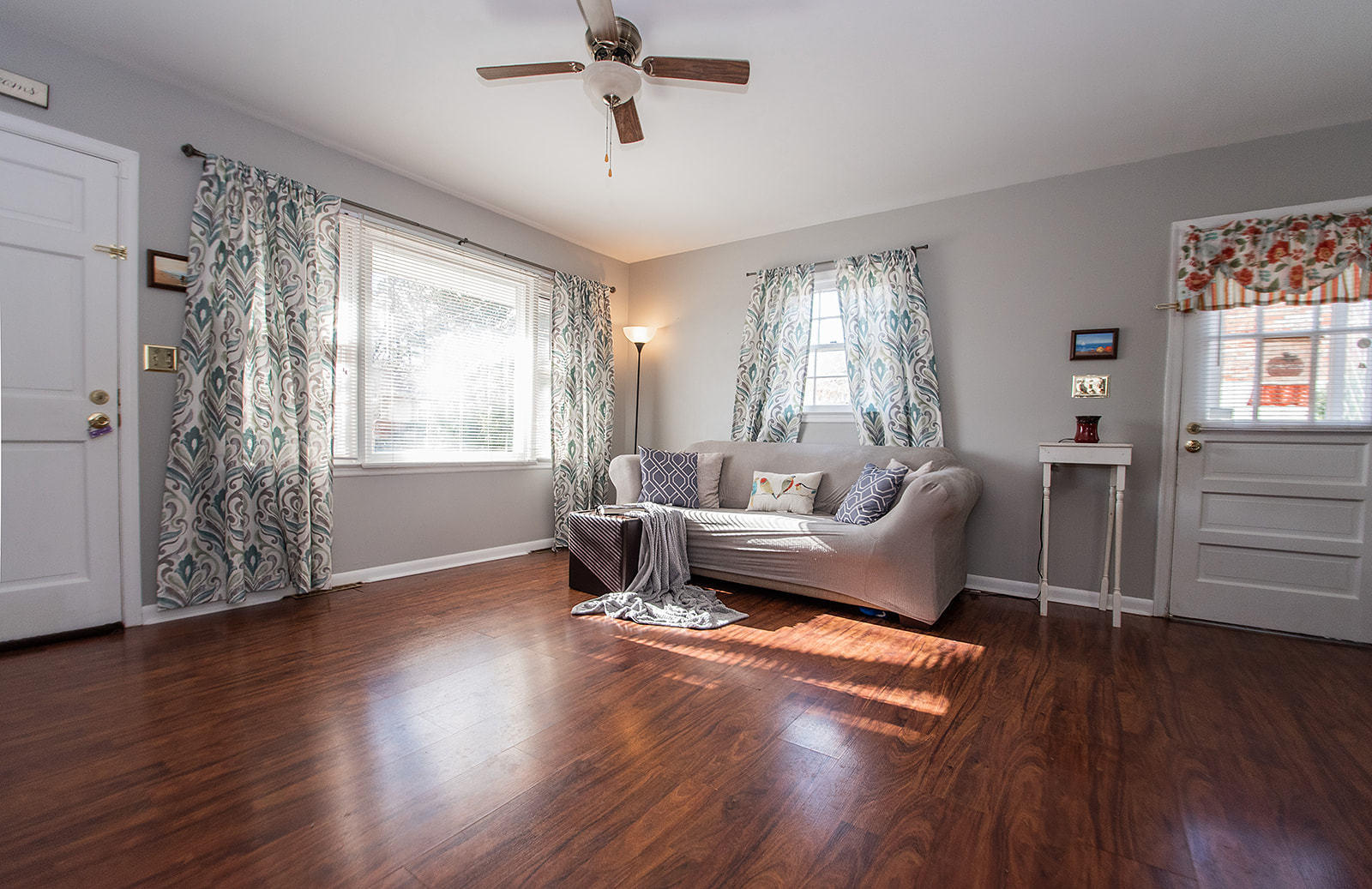 549 Holiday Road Vinton, VA 24179 - Photo 18 of 30 a living room with furniture window and wooden floor