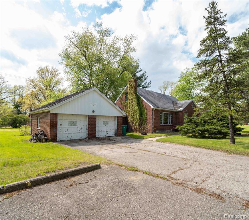 9282 Wayne Road Romulus, MI 48174 - Photo 1 of 39