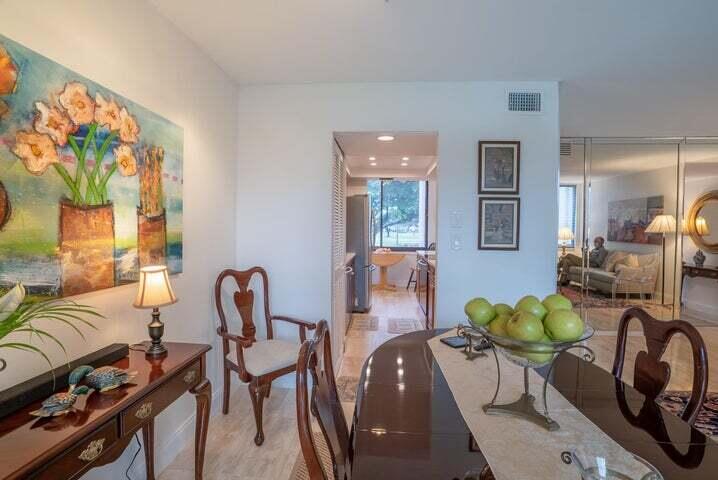 3205 Bridgewood Drive, Unit 3205 Boca Raton, FL 33434 - Photo 9 of 25 3205 Bridgewood- Dinning