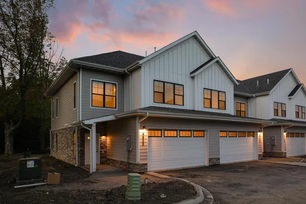 $2,595 | 4760 Ironwood Circle, Medina, MN 55359