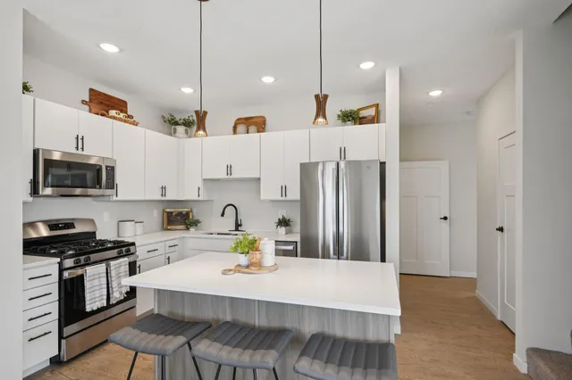 $2,595 | 4750 Ironwood Circle, Medina, MN 55359