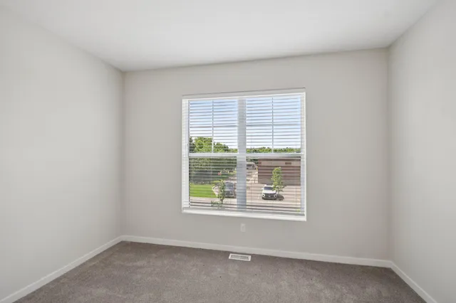 $2,395 | 4750 Ironwood Circle, Maple Plain, MN 55359