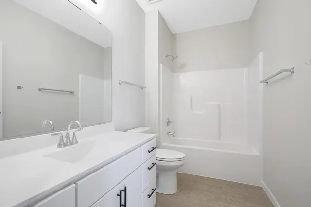 $2,395 | 4750 Ironwood Circle, Maple Plain, MN 55359