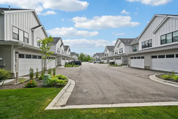 $2,595 | 4760 Ironwood Circle, Medina, MN 55359