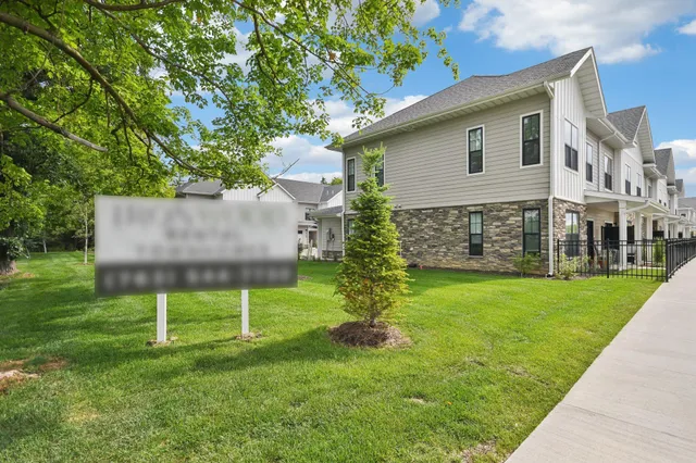 $2,395 | 4750 Ironwood Circle, Maple Plain, MN 55359