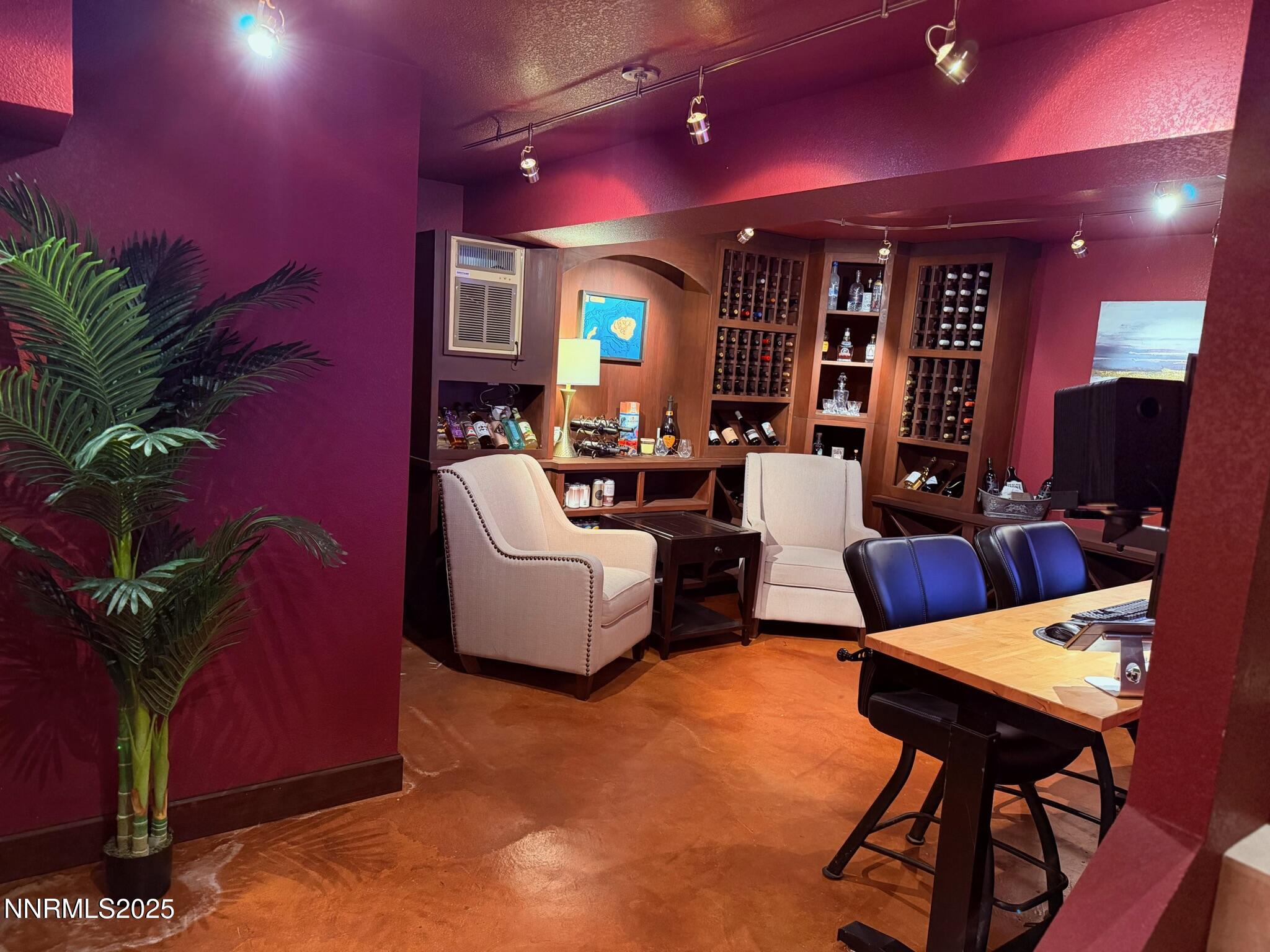 5012 Lakeridge Terrace East Reno, NV 89509 - Photo 46 of 49 a living room with furniture and a potted plant