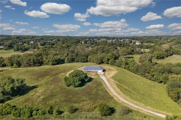 $275,000 | 2930 Southeast Mason Road, St. Joseph, MO 64507