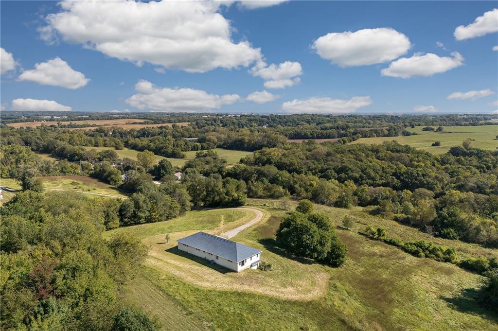 2930 Southeast Mason Road St. Joseph, MO 64507 - Photo 4 of 22