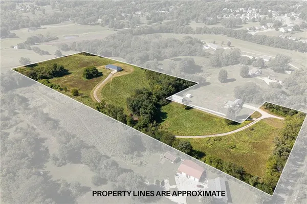 $275,000 | 2930 Southeast Mason Road, St. Joseph, MO 64507