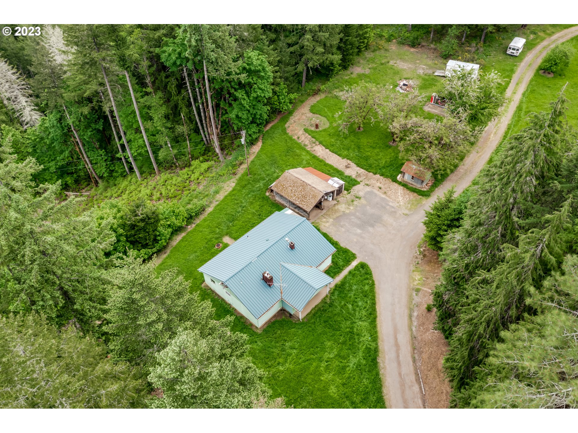 3693 Upper Smith River Road Drain, OR 97435 - Photo 5 of 25 Gallery Image 5