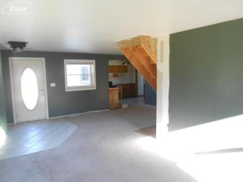1057 Rinn Street Burton, MI 48509 - Photo 6 of 16 20144915-5.JPG