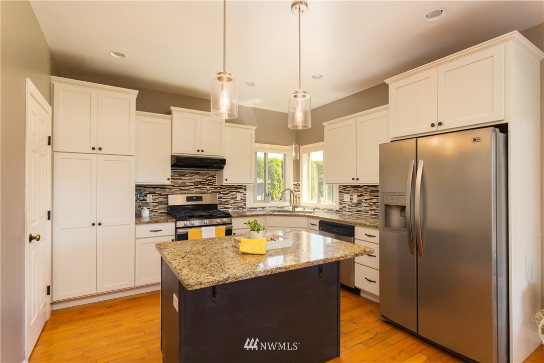 8792 Vinup Road Lynden, WA 98264 - Photo 8 of 28 Gallery Image 8