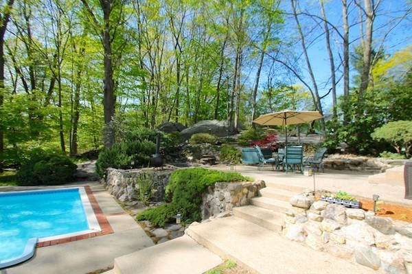 261 River Road Tewksbury, MA 01876 - Photo 3 of 23 Gallery Image 3