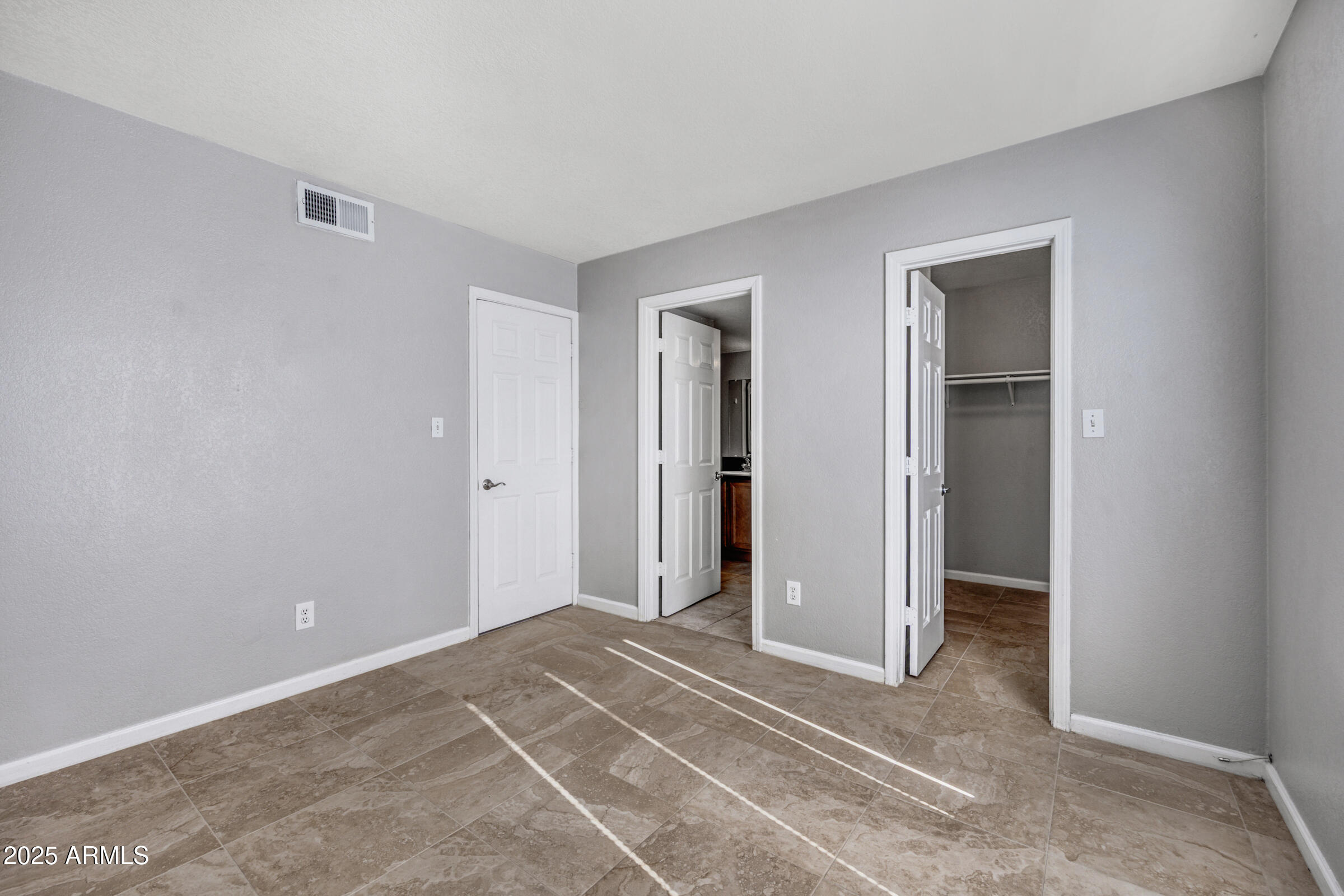 1241 North 48th Street, Unit 102 Phoenix, AZ 85008 - Photo 8 of 12 1241 N 48th St #102-8