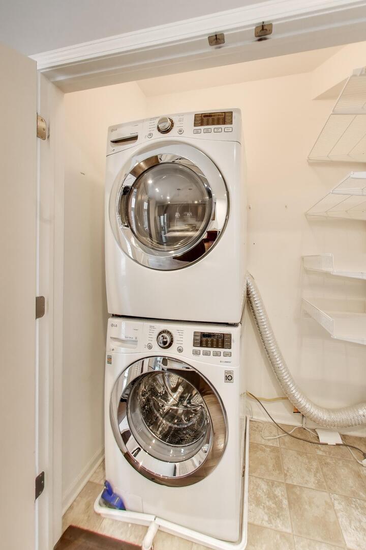 3625 South Morgan Street, Unit C Chicago, IL 60609 - Photo 18 of 44 a utility room with a washer and dryer