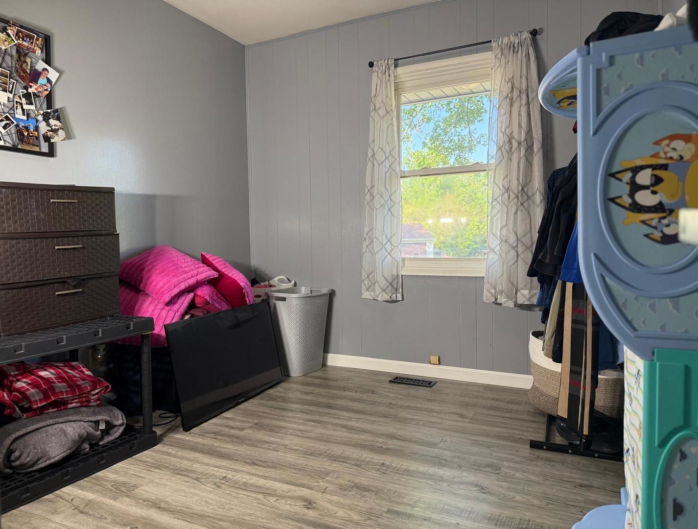 424 Rambler Place Streamwood, IL 60107 - Photo 7 of 10 a bedroom with a bed and a closet