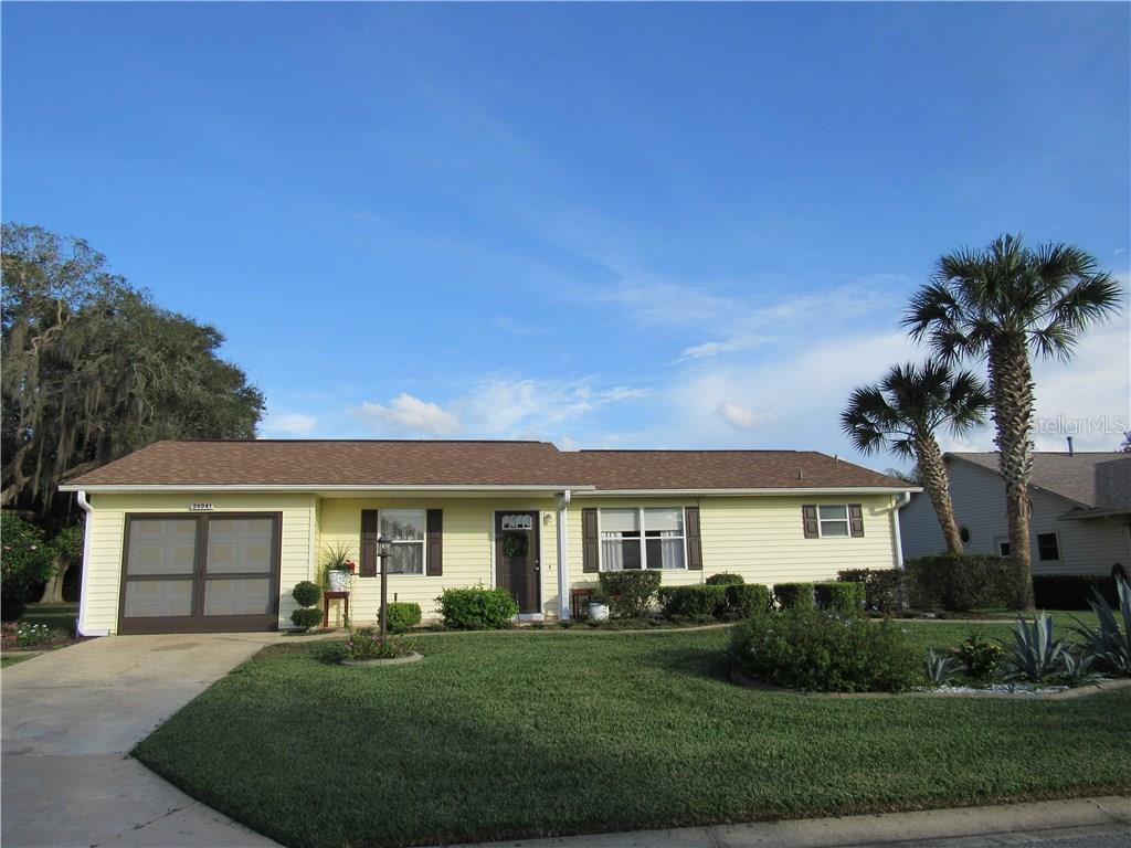 26041 Newcombe Circle Leesburg, FL 34748 - Photo 1 of 1 Front Exterior