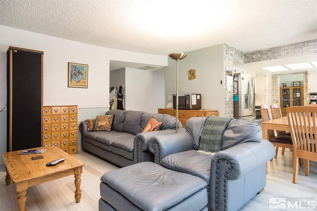 4425 Primavera Avenue Reno, NV 89502 - Photo 5 of 15 Photo 5