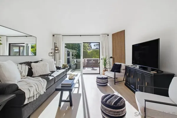 $775,000 | 12795 Via Moura, San Diego, CA 92128