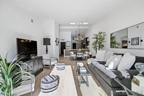 $775,000 | 12795 Via Moura, San Diego, CA 92128