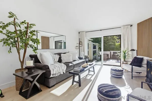 $775,000 | 12795 Via Moura, San Diego, CA 92128