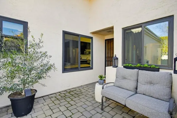 $775,000 | 12795 Via Moura, San Diego, CA 92128