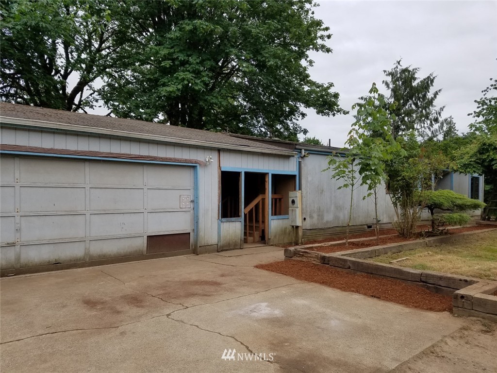 1010 East Mikkelsen Road Shelton, WA 98584 - Photo 2 of 16
