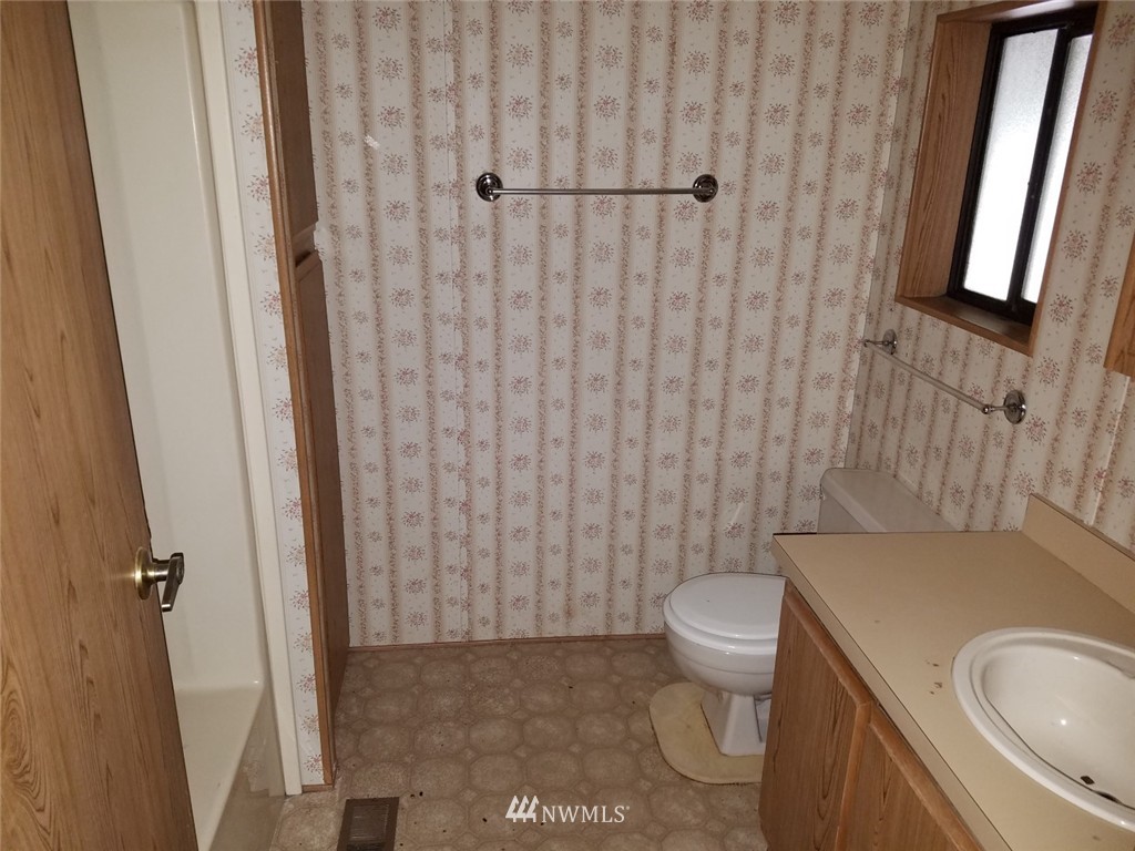 1010 East Mikkelsen Road Shelton, WA 98584 - Photo 13 of 16