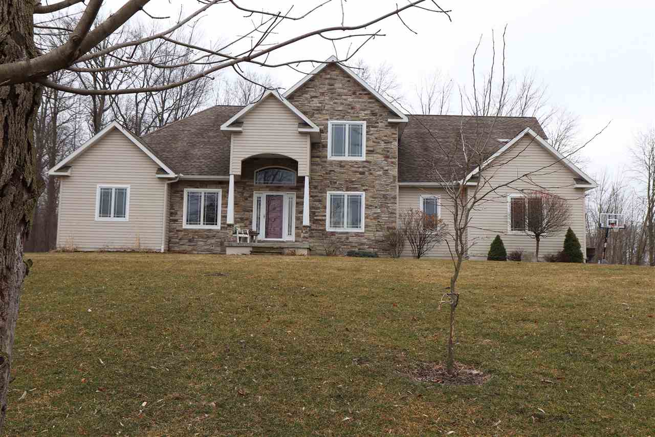 4323 West Ray Road Linden, MI 48451 - Photo 1 of 27