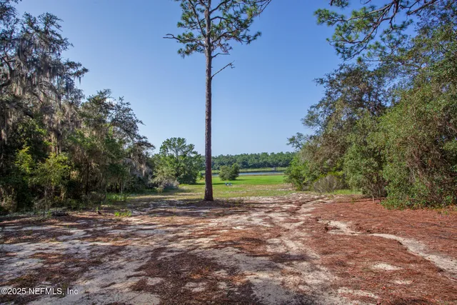 $295,000 | 109 Sandpiper Drive, Hawthorne, FL 32640