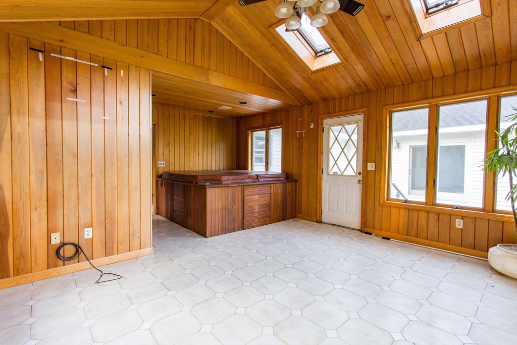 1102 E Road Warren, MA 01585 - Photo 24 of 33 Gallery Image 24