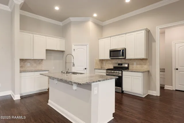 $270,000 | 902 Deer Meadow Boulevard, Broussard, LA 70518