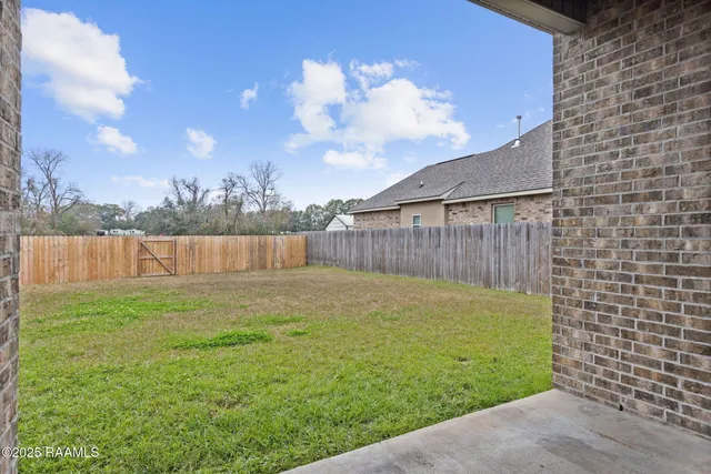 $270,000 | 902 Deer Meadow Boulevard, Broussard, LA 70518